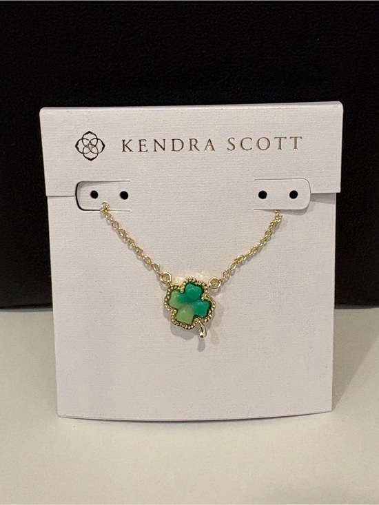 Kendra Scott Jewelry - Kendra Scott Gold Necklace with Green Four-Leaf Clover Pendant